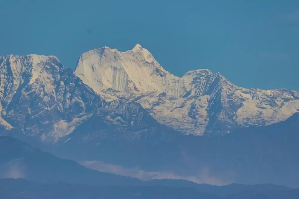 mountain peaks can see from Temal