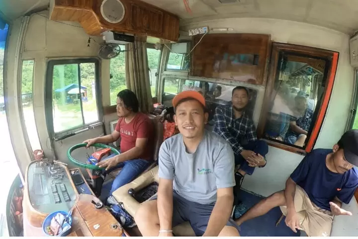 Traveling on bus from Kathmandu to Pokhara